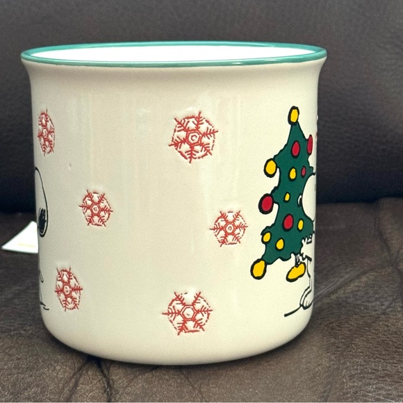 Happy Holidays - Snoopy with Christmas Tree and Snowflakes 21oz Christmas Mug - Picture 7 of 9